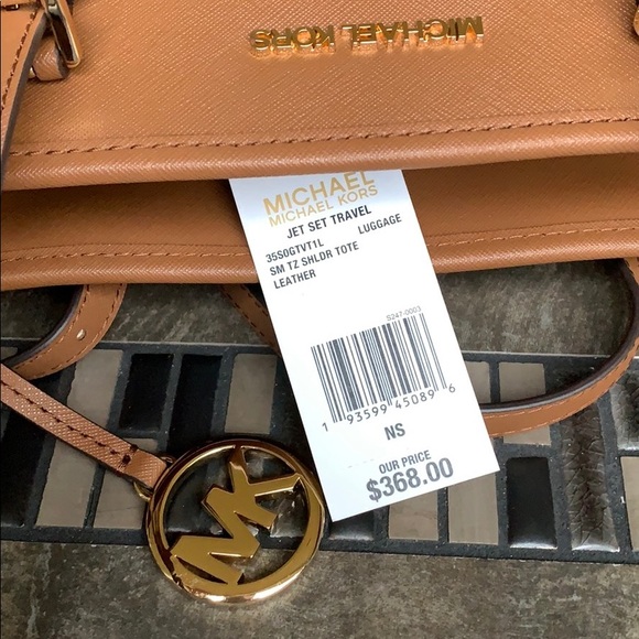 Michael Kors Bags Michael Kors Jet Set Should Tote - Picture 8 of 16